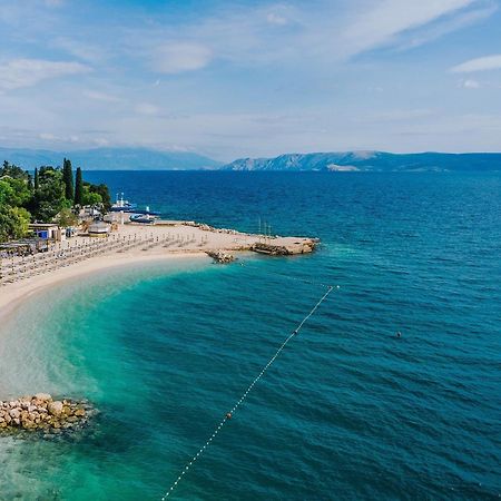 Apartments By The Sea Selce, Crikvenica - 2372 エクステリア 写真